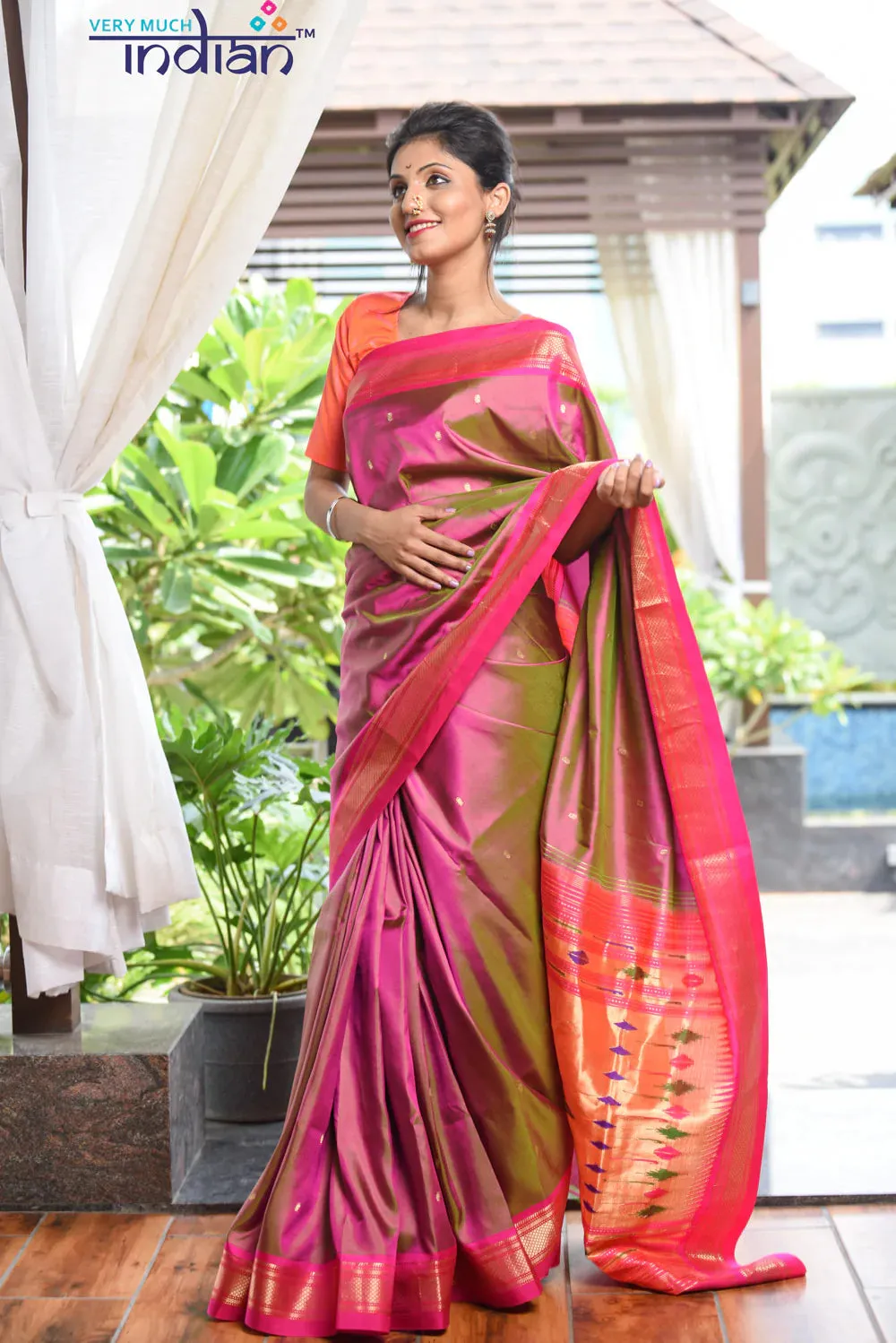 Traditional Authentic Pure Silk Handloom Pink Dual Tone Paithani Weave